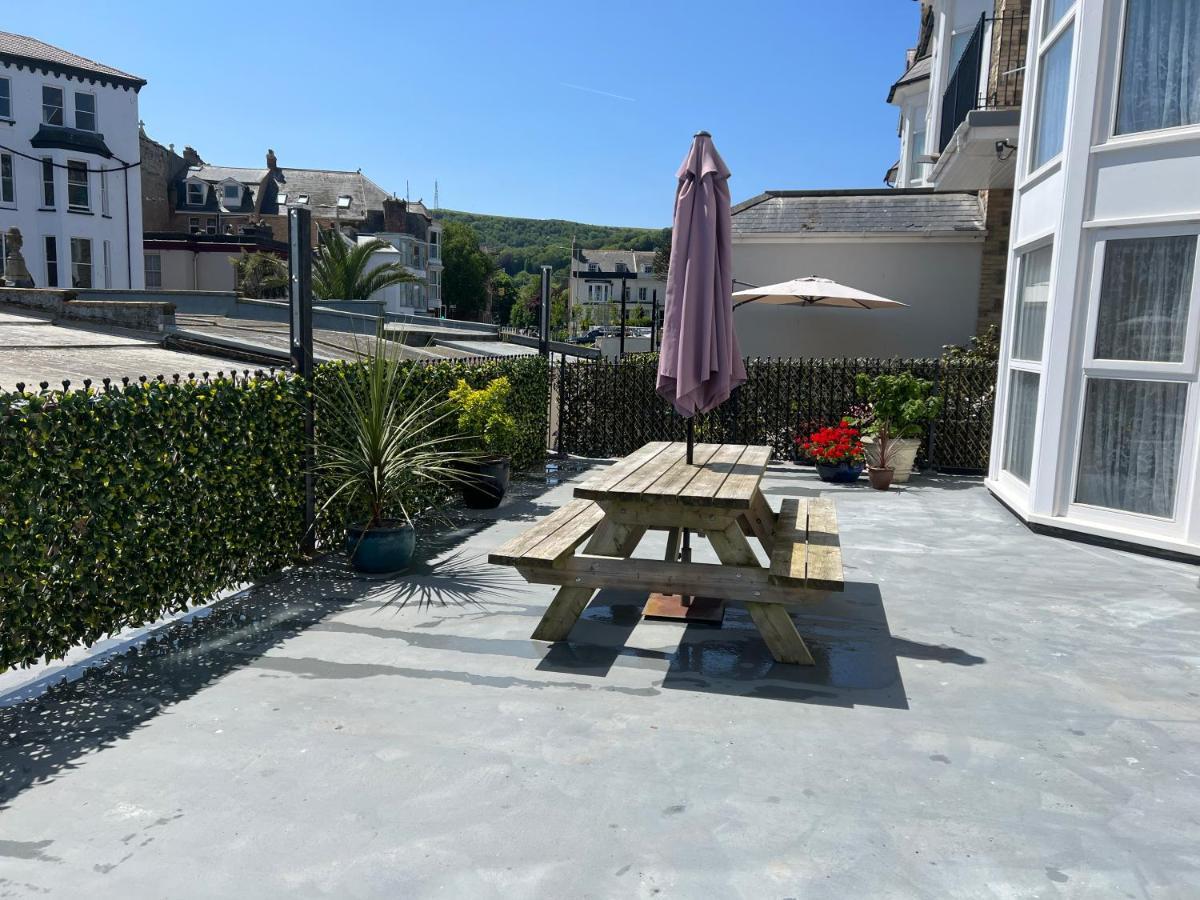 Beautiful Apartment,No 1, With Parking Ilfracombe Eksteriør bilde