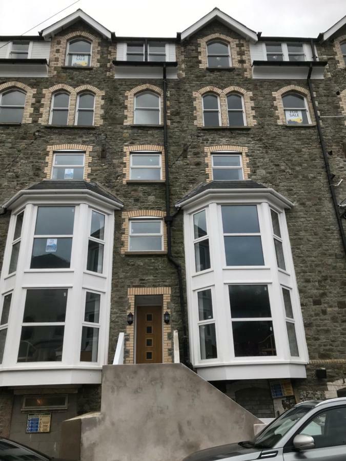 Beautiful Apartment,No 1, With Parking Ilfracombe Eksteriør bilde